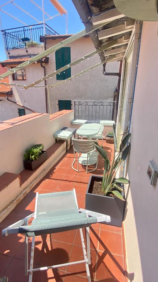 I Tetti Di Via Corradi Villa Sanremo Luaran gambar